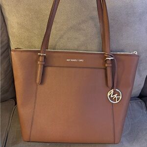 Michael Kors Brown Saffiano Leather Zip Tote – Gold Hardware